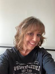 So… I posted a little while ago and thought that I ought to try again.  Looking to connect with a like minded person…intelligent, fit, and ready to  explore the arts and live