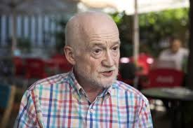 He is associate professor at the department of english linguistics of eötvös loránd university, budapest. Nadasdy Adam Ezt Nem Erzem Provokativnak Ezt Csak A Barom Erzi Annak Magyar Narancs