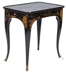 The round top has a raised edge around the circumference to highlight the structure. Lot 92 Trouvailles Black Lacquer Chinoiserie Side Table Case Antiques