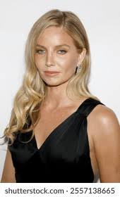 Annabelle wallis: 317 imagens, fotos e ilustrações stock livres de direitos 