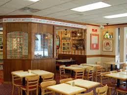 Before And After Photos Show How Much Fast Food Restaurants Have Changed Over The Years Fast Food Restaurant Fast Food Vintage Restaurant