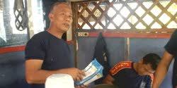 Sebanyak enam unit mobil pemadam kebakaran dikerahkan untuk memadamkan kobaran api yang membakar 122 gerbong kereta di stasiun cikaum subang. Pertama Jadi Petugas Damkar Suhada Tak Digaji Cuma Diberi Makan Merdeka Com