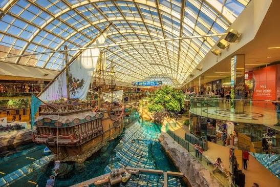 West Edmonton Mall | Coast Edmonton Plaza Hotel by APA