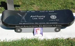 Anthony Lee Vos 1991 2005 Find A Grave Photos Unusual Headstones Cemetery Monuments Grave Marker