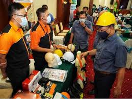 Ada yang menyebutnya higiene perusahaan dan kesehatan kerja (hyperkes) dan ada yang hanya disingkat k3, dan dalam istilah asing dikenal occupational safety and health. Beri Komitmen Tingkatkan Tahap Keselamatan Kesihatan Pekerjaan