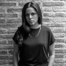 En este país no es legal el matrimonio homosexual, no es legal ser padres. Fernanda Urrejola Presenta En Sus Redes Sociales A Su Pareja Mujer Con Un Romantico Mensaje Guioteca