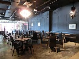Merupakan ruang kerja bersama (coworking space) alternatif yang menarik, fun dan berbeda dengan suasana kerja rutin anda. Ruang Shah Alam Event Venue Vmo