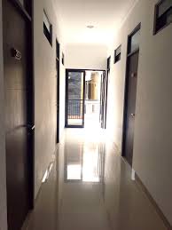 Lantai pertama untuk perkantoran, ruang pertemuan, instalasi ac sentral dan listrik, kamar mandi, toilet dan ruang tempat wudhu. Kos Kost Kosan Jakarta Selatan Setiabudi Baru Bersih Nyaman Aman Ber Ac Kost Setiabudi