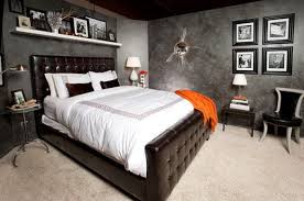 Black And Silver Bedroom Furniture Large Elegant Black Master Bedroom Furniture And Contemporary Wall Decorati With Images Luxury Bedroom Furniture Bedroom Wall Decor Above Bed Bedroom Wall Colors