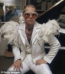 See more ideas about elton john, elton john costume, john. Tiny Dancer Baby Girl Dresses Up As Elton John For Halloween Daily Mail Online