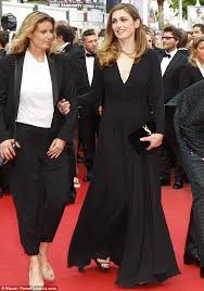 May 13, 2021 · it was also revealed that the reliance group had given funding to the then french president's partner, actor julie gayet. French Actress Julie Gayet Makes Her First Public Appearance Since Ending Romance With Francois Hollande At Cannes Film Festival Daily Mail Online