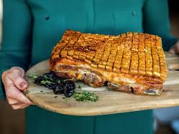 Se tips for å få den beste ribba med sprø svor og hvor mye ribbe du bør beregne per person. 10 Sporsmal Og Svar Om Ribbe Matprat