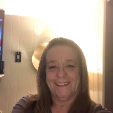 Where to find a kitchen table for sale or giveaway in Fostoria?