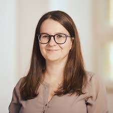 Nadine Spangler's Instagram, Twitter & Facebook