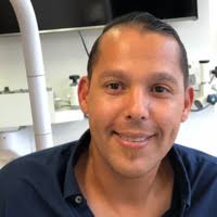 100+ perfiles de «Lampe»