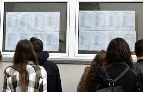 Singurătatea s.a format prin derivare de la cuv de baza singur +suf atatea. Controversa La Evaluarea Nationala Clasa A Viii A