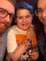 Bonnie Bench's Instagram, Twitter & Facebook