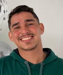 Craig Lavis's Instagram, Twitter & Facebook