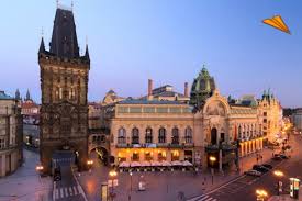 Su belleza histórica la a convertido en una de las veinte ciudades más visitada del mundo con millones de turistas. Turismo Republica Checa Praga Descubre Las Diez Joyas De Praga