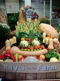 1st Place 2013 Farm Stand Display By Ray S Family Farm Of Southwick Design By Mike Pietruska Farm Stand Family Farm Produce Displays