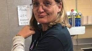 Kim Gray's Instagram, Twitter & Facebook