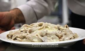 Ravioli burro e pancetta ricetta con ingredienti, preparazione passo passo e consigli per ottenere i ravioli al burro e per la pasta: Reginette Di Farina Di Castagne 100 Italiana Con Doppio Burro E Grana La Nostra Interpretazione Dell Autunno Ad Edizione Limitata Picture Of Il Gufo E La Coccinella Fiano Romano Tripadvisor