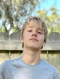 Noah Pierce's Instagram, Twitter & Facebook