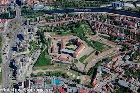 Oradea Descriere Despre Oradea Obiective Turistice Oradea Cazare Oradea Fotografii Oradea Descriere Oradea Oradea Romania Old Buildings