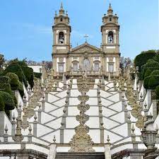 Braga is a hub of northern portugal, and its train system provides access to major cities in the region and elsewhere in the country. Braga Portugal Reisefuhrer Fur Ihren Ausflug Und Urlaub 2021