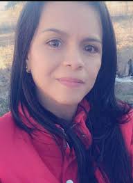 En primera persona. Kelly Ochoa encontró trabajo y Ricardo Lázaro Cortés,  director de la residencia Veracruz encontró personas para trabajar en su  centro