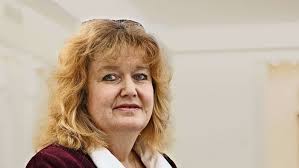 Jurorin beim Stuttgarter des Jahres: Eine Brücke zwischen Therapie und  Religion