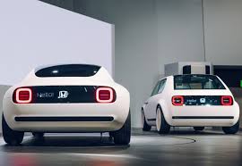 The New 2017 Honda Sports Ev Concept Based On The Similar Unwavering Ev Platform As The Previous Urban Ev Co Concept Cars Bmw Electric Car Electric Car Concept