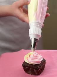 How To Make Two Toned Frosting Mixes Ingredients Recipes Cake Decorating Tips Cupcake Cakes Cupcake Cookies