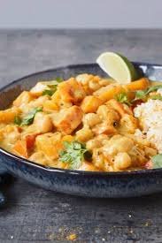 Kurbis Curry Veganes Rezept Mit Kokosmilch Eatbetter Gesunde Einfache Rezepte Tipps Fur Jeden Tag Rezept Gesunde Rezepte Kurbis Curry Lebensmittel Essen