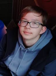 Oliver Mclean's Instagram, Twitter & Facebook