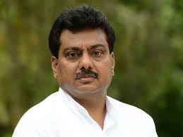 Congress Lingayat Leaders Vinay Kulkarni And Mb Patil Face Similar Challenges Oneindia News Patil also said pawar's speech in satara amid rain on october 18 also created sympathy for the ncp in the satara constituency. congress lingayat leaders vinay
