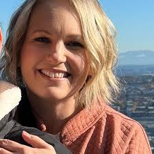 Dana Michaud's Instagram, Twitter & Facebook