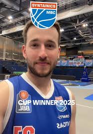 Spencer Reaves hat den Check gemacht… und wir wissen alle, es gibt nur eine  richtige Antwort