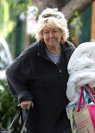 Born 4 february 1945) is an australian singer, dancer, stage performer, and radio and television presenter. Patti Newton And Bert Home After Wedding Anniversary Daily Mail Online