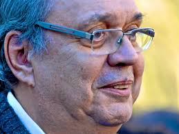 O artista está bem, porém segue precisando de qualquer ajuda financeira ou material. Fernando Tordo Wikipedia