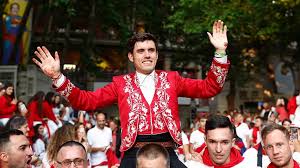 Guillermo toma el relevo y otro Hermoso de Mendoza abre la puerta grande de  Pamplona