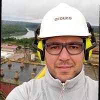 Eli Caruci's Instagram, Twitter & Facebook