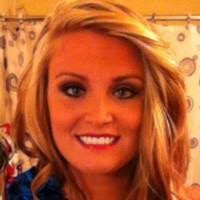 Julie Bean's Instagram, Twitter & Facebook