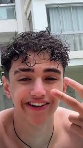 Sa3odi Lzalko Fi Adam Chakron