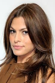 Right when you get out of the shower, part your hair to the side for a chic vibe. Eva Mendes 36 Beautiful Hairstyles Worn By Eva Mendes Over The Years