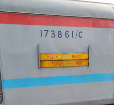 12471 Swaraj Express Pt Vapi To Vadodara Nr Northern