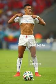 32 (born 19 dec, 1988). Alexis Sanchez Of Chile Looks On While Waiting To Take A Free Kick Futbol Tumblr Fotos De Futbol Deportes