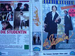 Dvd von die studentin (1988) ▻ mehr als 13.000 weitere schnittberichte zu filmen & spielen ▻ alles zum thema zensur. Die Studentin La Boum 3 Sophie Marceau Kaufen Filmundo