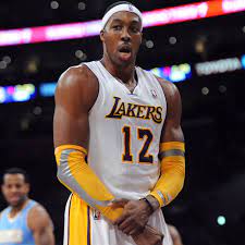 Lebron james is 1st active nba player to top $1 billion in career earnings. Dwight Howard Injury Lakers C Aggravates Shoulder Sbnation Com