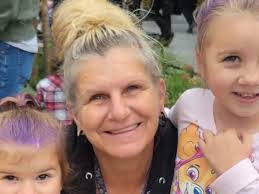 Monica Amaral's Instagram, Twitter & Facebook